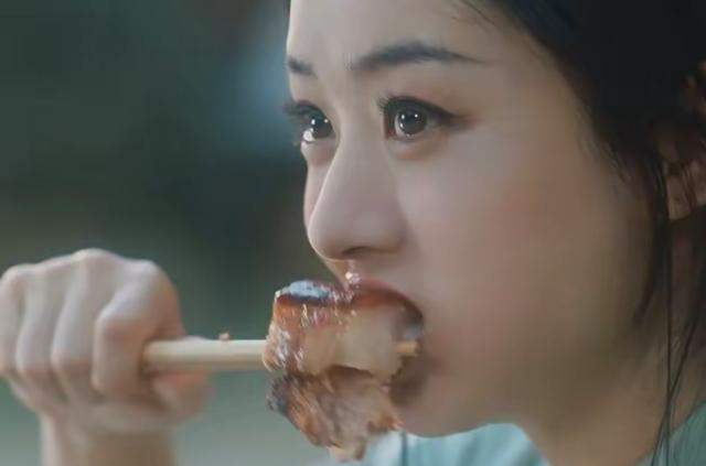 赵丽颖对于吃戏是手到擒来虽然吃东西是我们最日常的行为之一,但是