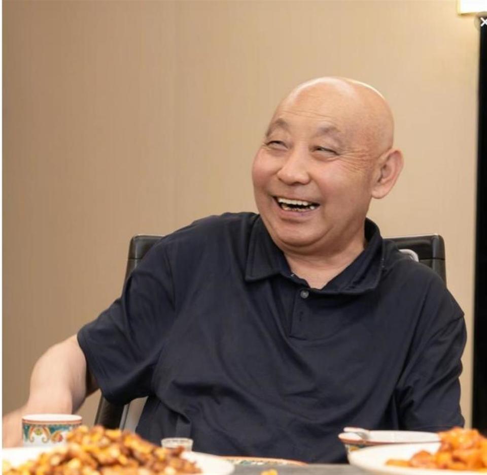 父亲、岳父都是相声大师，恩师是刘宝瑞，如今79岁仍坚持登台表演_腾讯新闻