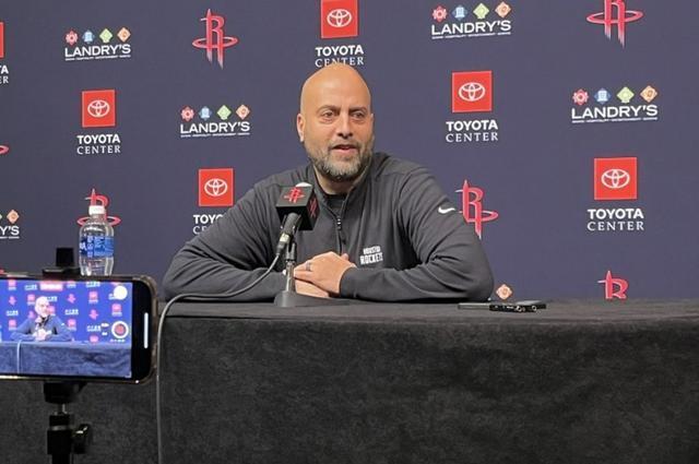 火箭队心里没底斯通谈续约格林申京态度模棱两可再试1年