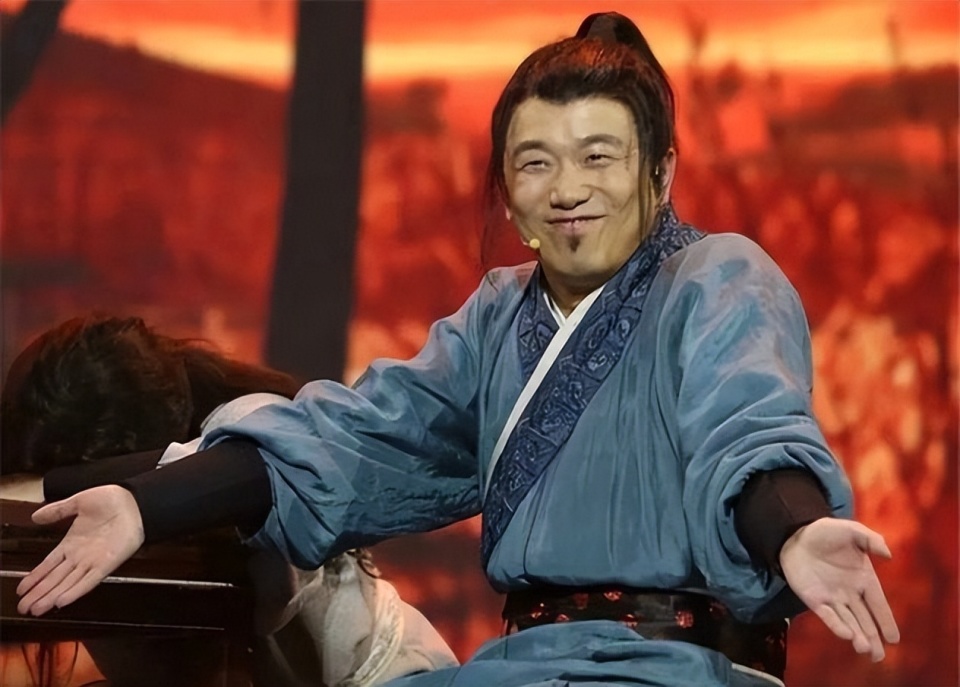 与冯巩结识,参与春晚录制,潘斌龙终于凭《无价之宝》火了_腾讯新闻