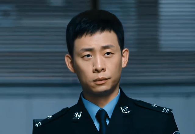 张译接连两次饰演警察,一次比一次精彩,不出意外的是同样受到了批评