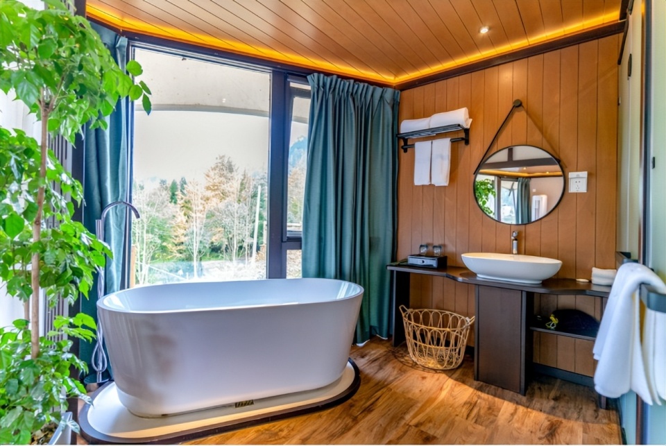 地址:清平镇德茂路院通村2组96电话:138902234305见山民宿99地址