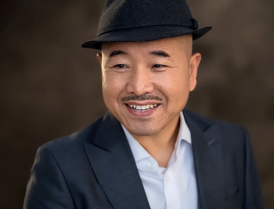 在里面饰演刘能的演员王小利因为儿子直播断绝父子关系一事被大众热议