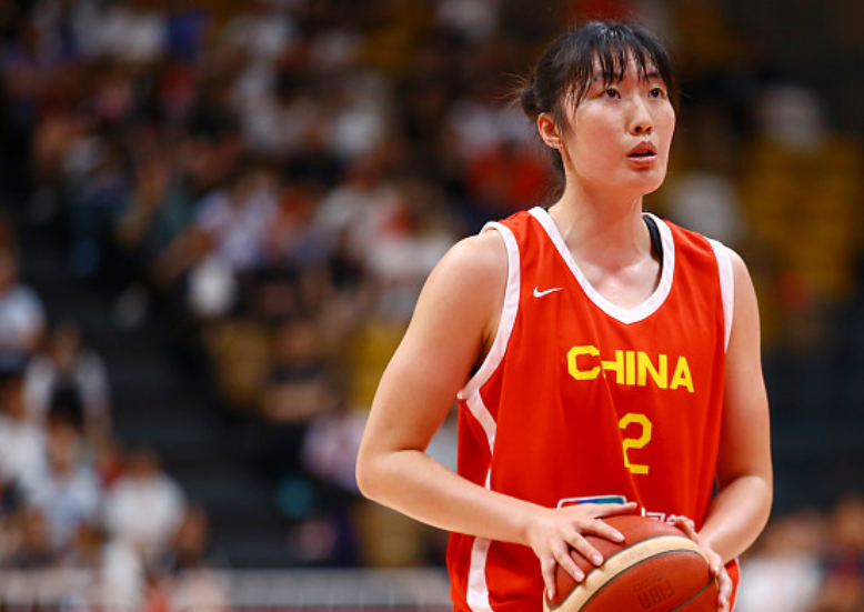 5战征服主帅！中国女篮又一23岁1米86王牌诞生：新版李梦三分真准