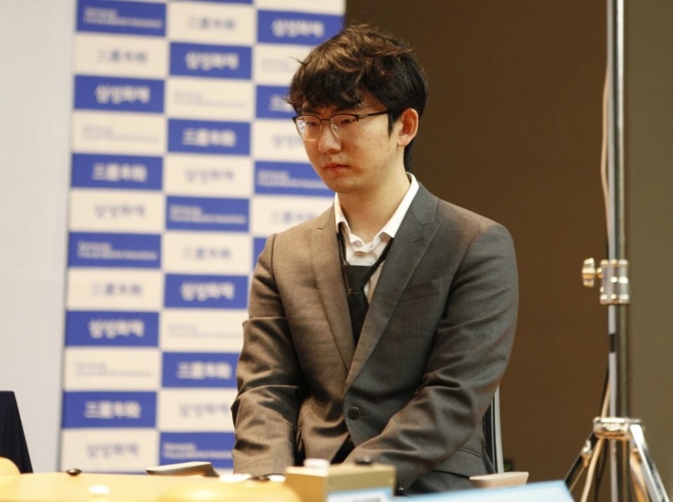 丁浩成为中国围棋首位“00后”“三冠王”_腾讯新闻