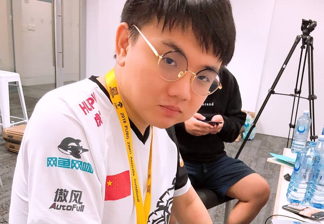 韦神爆料4am内幕112被教练训哭阿鲁卡被孤存拿耳机打