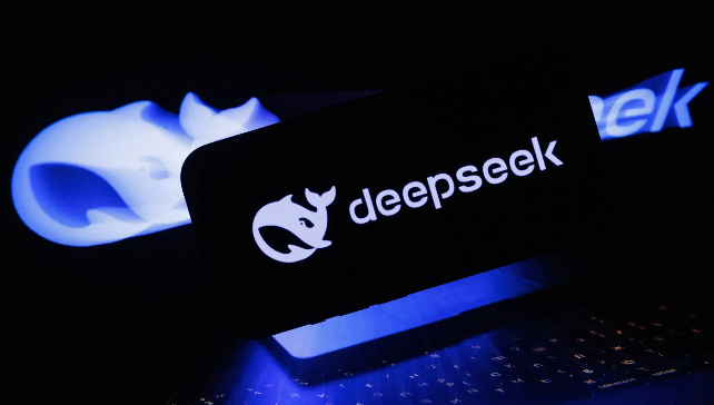 DeepSeek大规模招聘：所有部门至少扩大一倍