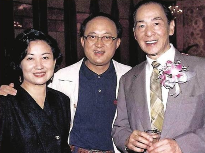 “高手专业户”鲍方：梁朝伟最敬佩的前辈，央视曾赞扬他是楷模_腾讯新闻