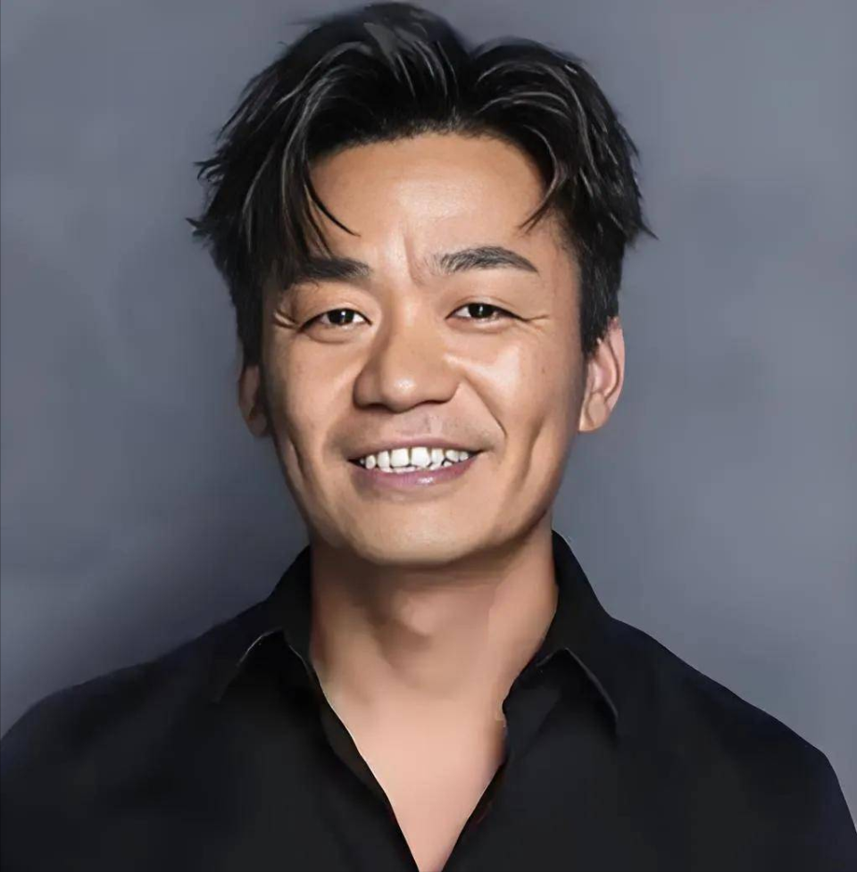 王宝强新女友是真漂亮！世界小姐亚军 178的身高力压前妻马蓉