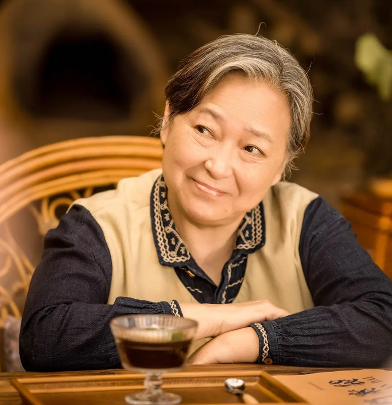 而且表现都可圈可点,比如《武林外传》里的钱夫人,《鉴证英雄》里的