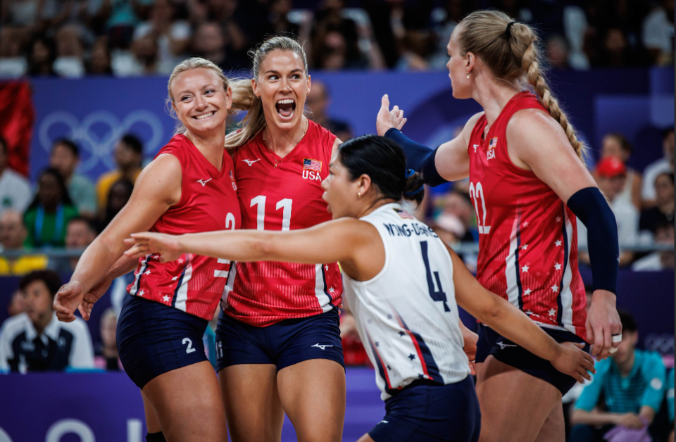 美国女排多点开花,3-2险胜塞尔维亚队,博斯科维奇空砍31分