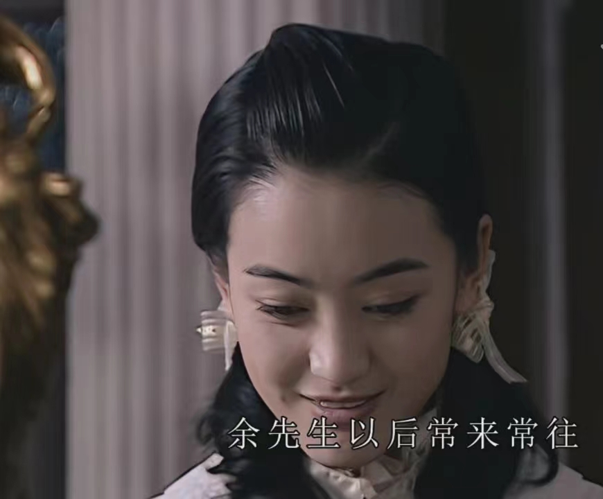 潜伏：十年后我才看懂，晚秋为何会对余则成“一见钟情”_腾讯新闻