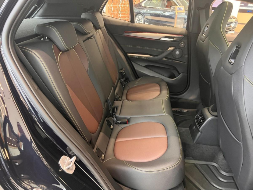 年轻人的第一台豪华品牌suv 宝马x2曜熠版到店实拍_腾讯新闻