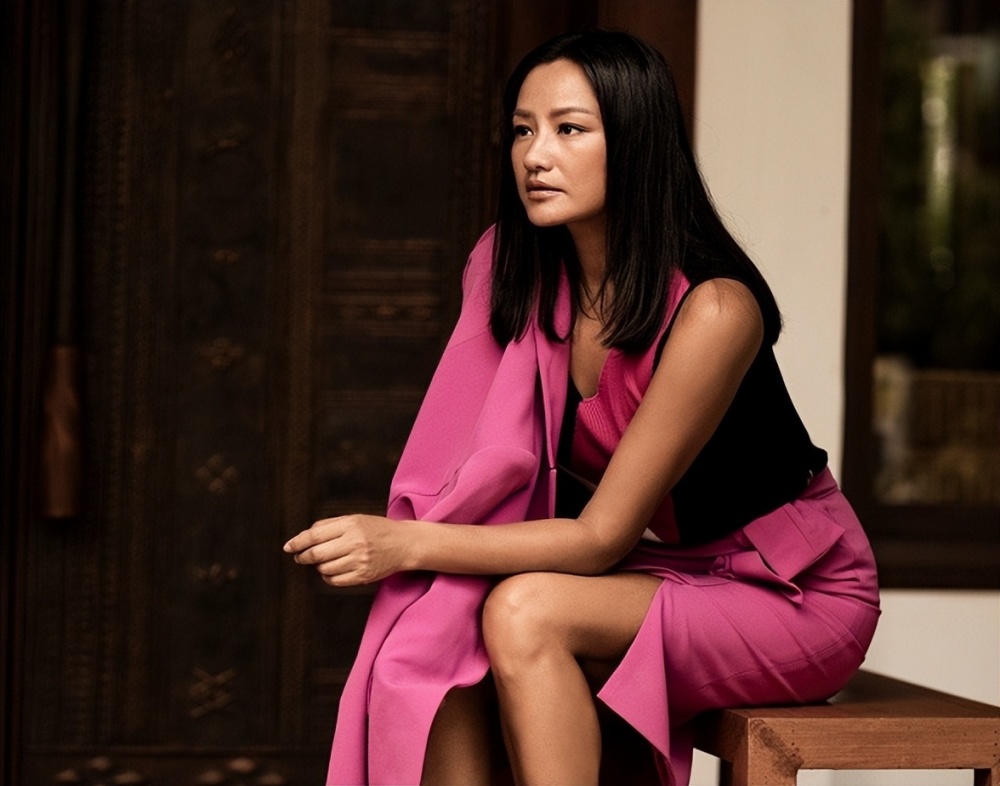 瞿颖今年51岁,在演艺圈发展至今已经有31个年头,早年是通过参加模特