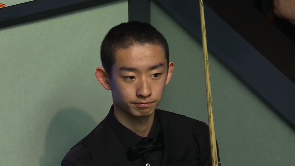 吴宜泽连胜四局上演超级大逆转中国小将轰单杆143分进16强