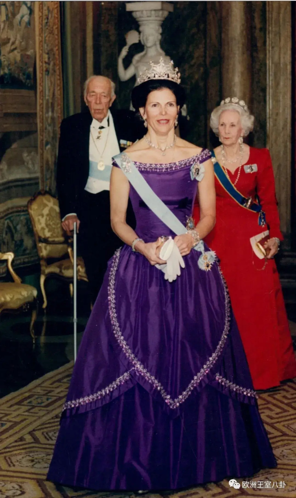 卢森堡大公夫人玛利亚-特蕾莎,这件她长媳斯蒂芬妮也穿过,但毕竟是按