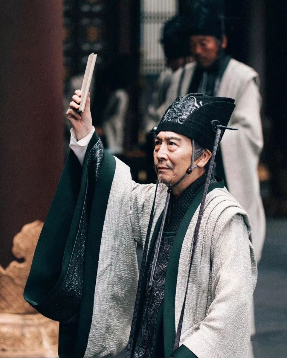 "林黛玉"陈晓旭的前夫,老戏骨毕彦君,凭借《庆余年2》火出圈