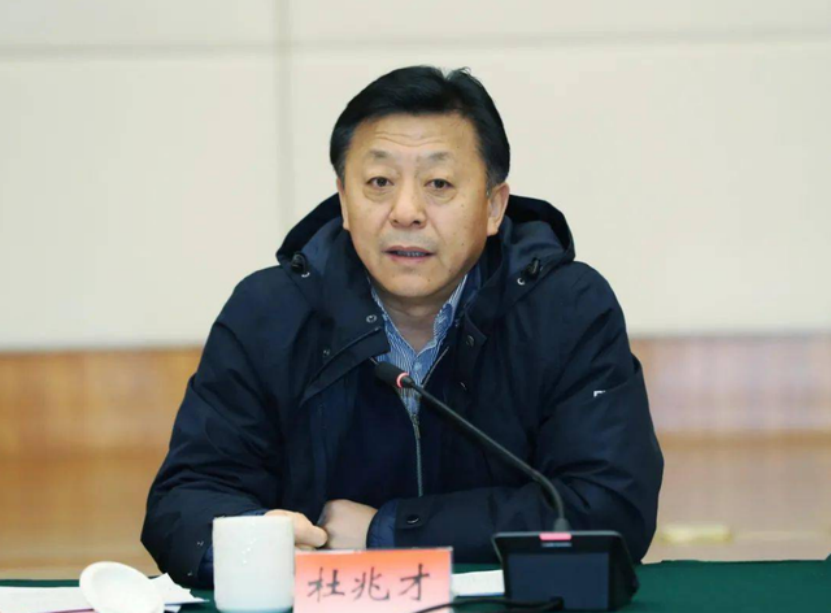 杜兆才的背后：建议球迷协会会长去足协工作，对足球一窍不通_腾讯新闻