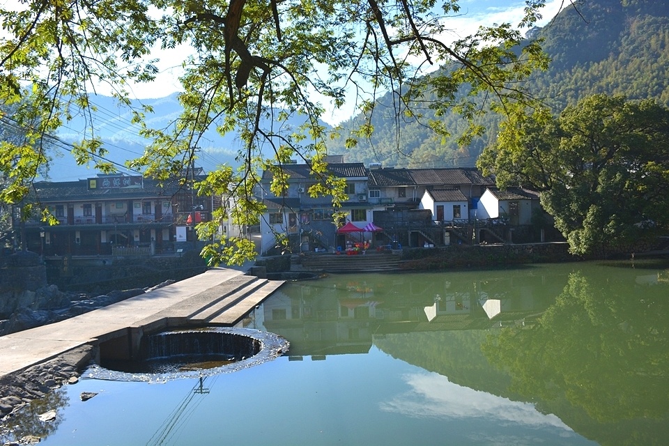千年古村——鹿亭乡中村