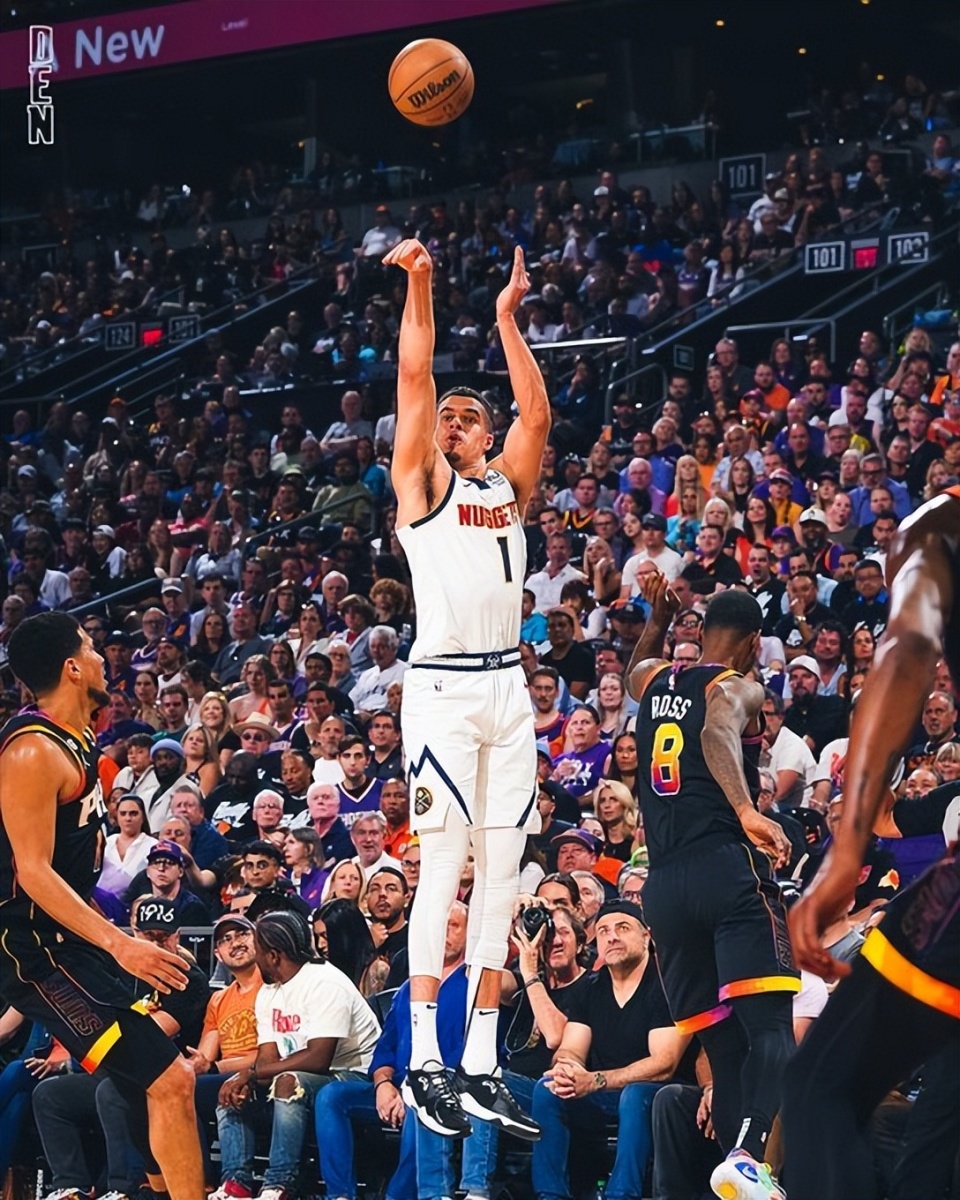 首节掘金领先后半场打完太阳反超2分,第三节太阳凭借着布克与杜兰特的