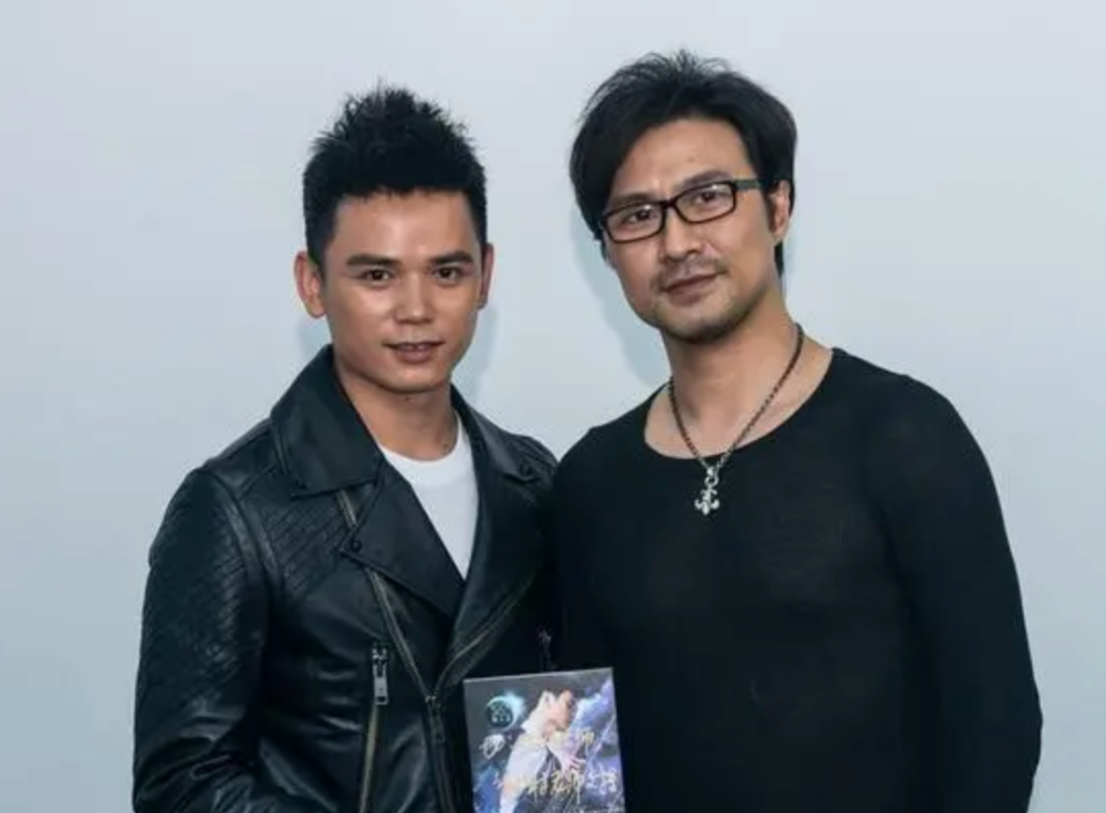 张恒远的妻子也是《中国好声音》学员,一同在汪峰组,两人已经相恋9年