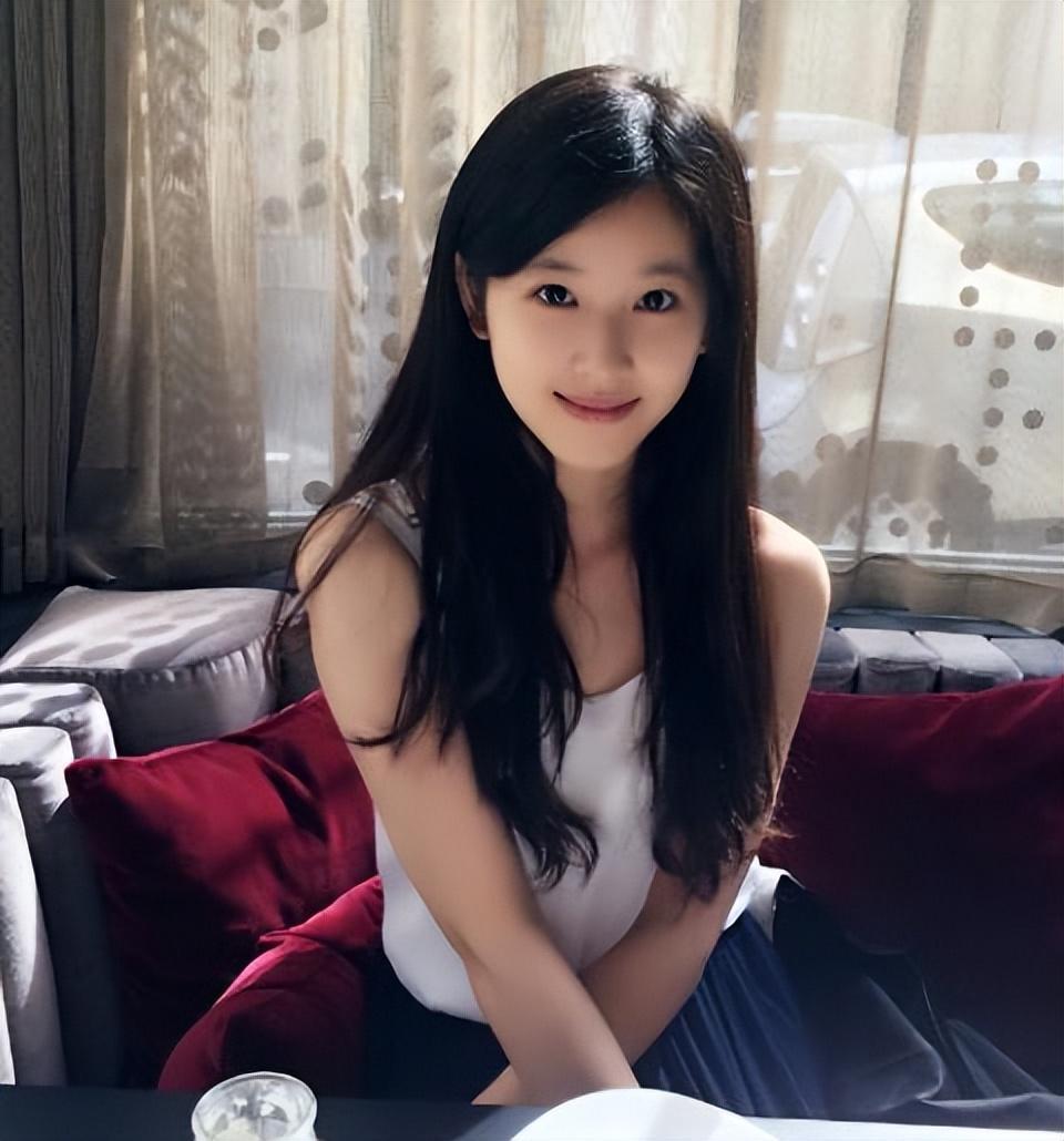 是不是真恩爱不知道,但细看章泽天资产,有被这个女人惊讶到_腾讯新闻