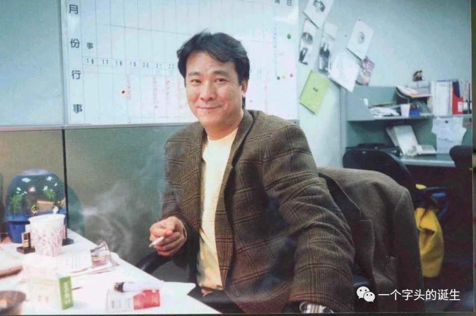 “警察专业户”李修贤复出，头戴假发回忆港片黄金岁月_腾讯新闻