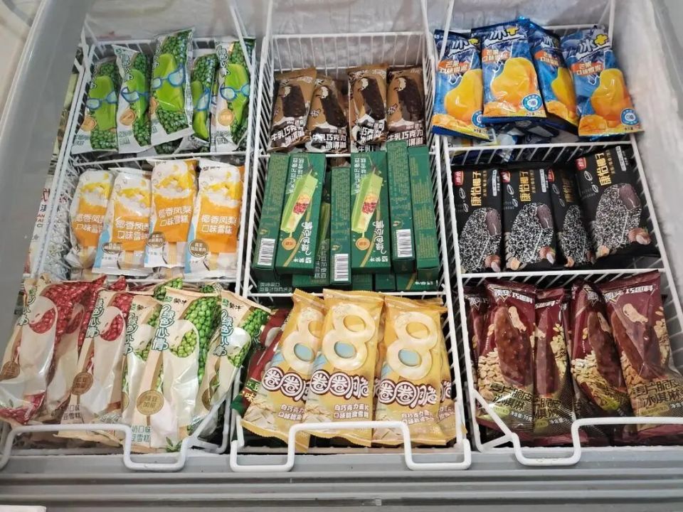 销量断崖式暴跌 便利店老板叹：今年咋没人吃雪糕了？
