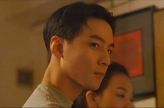 ������Ľ��ձ��ع� ��ǽ����и��������������ȥ��Զ