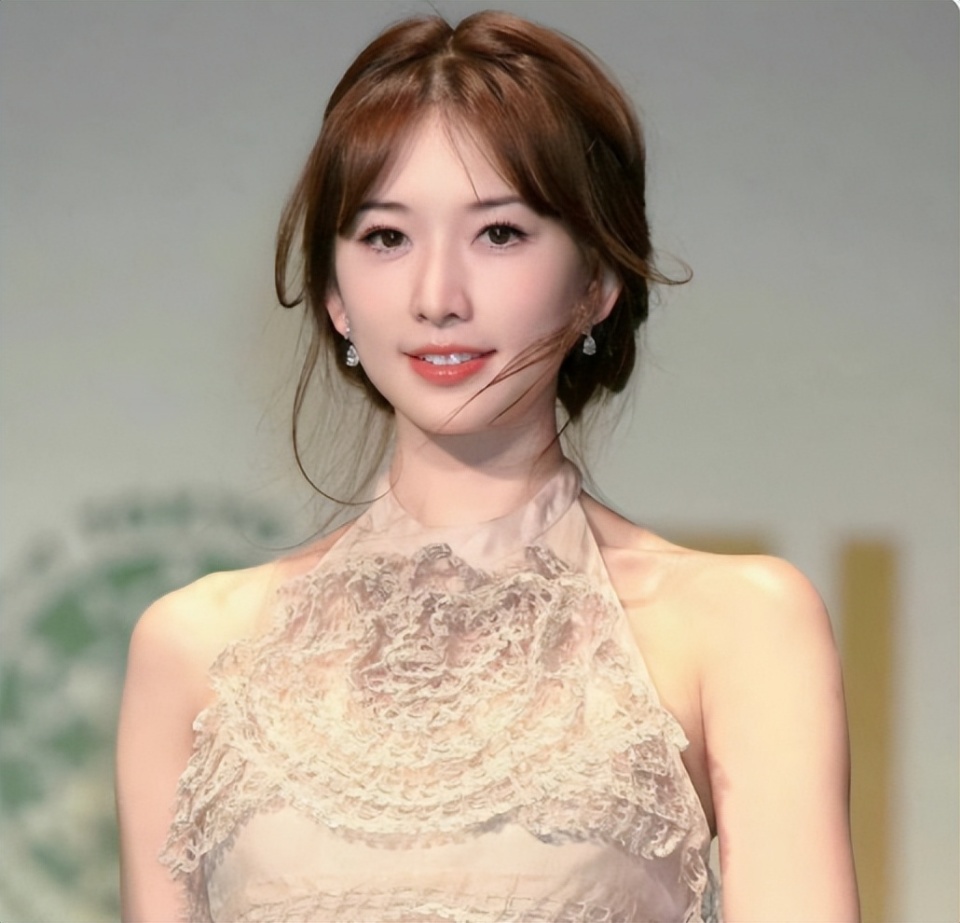 网友日本偶遇林志玲,2岁儿子侧颜曝光,软萌又可爱