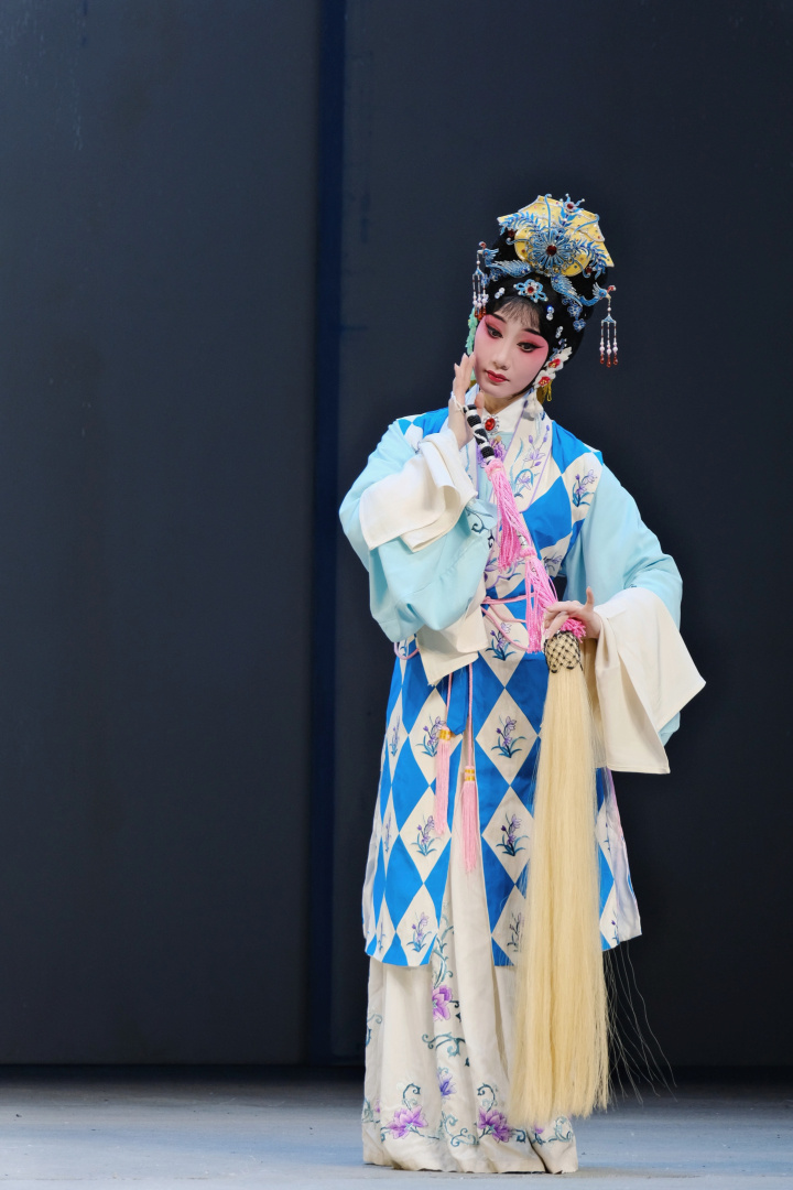 浙江京昆艺术中心推出青春版《玉簪记》,听听00后的心声_腾讯新闻