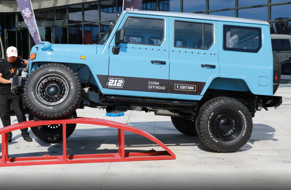 长轴距,铁皮顶,自动挡,竞技杠,北京212逐渐变成梦里的样子