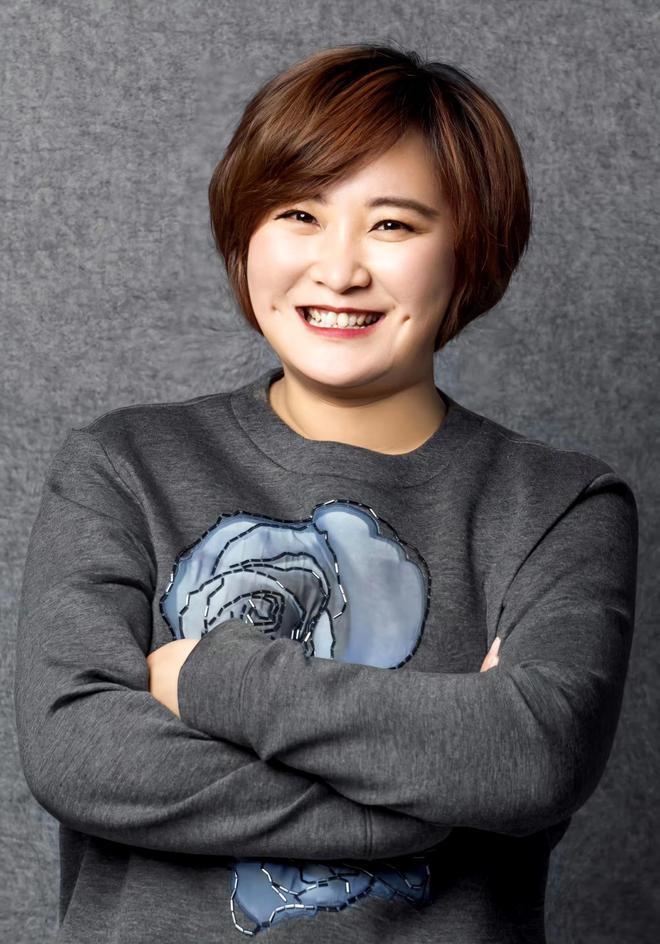 贾玲暴瘦一百斤现状曝光,脖间皮肤松弛耷拉,后遗症明显引担忧_腾讯