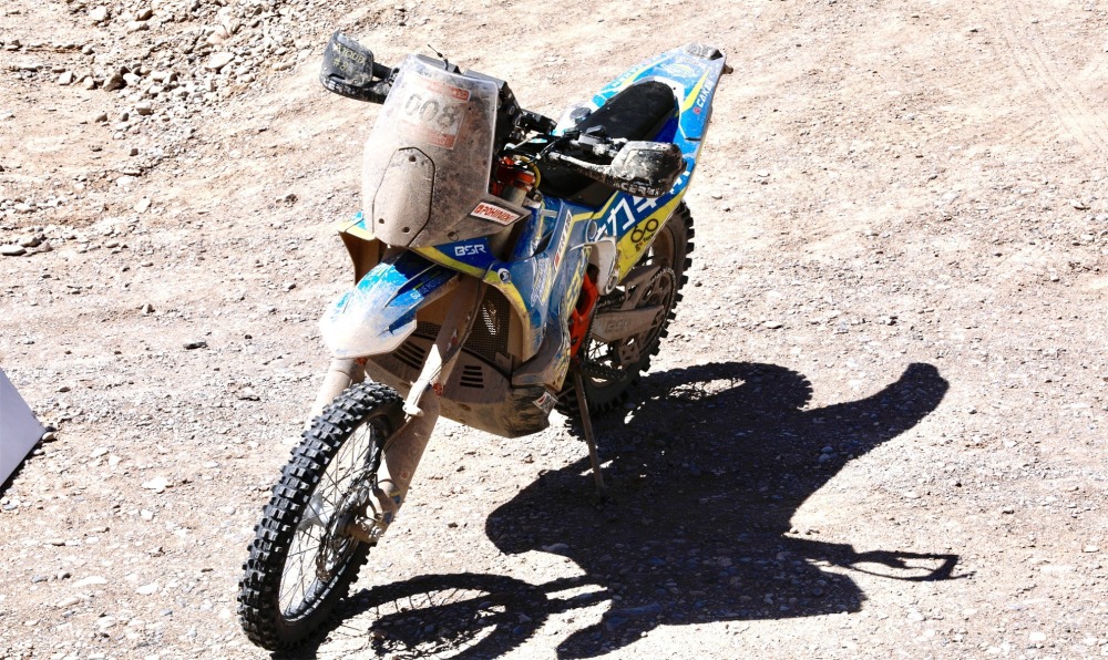 环塔拉力赛摩托车篇丨穿越沙漠,绿洲,戈壁,感受别样的新疆