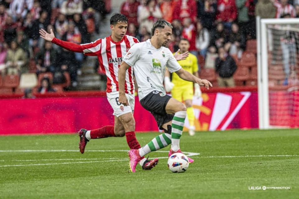 西乙第33轮卡索拉妙传奥维多21进前7美国妖星2球埃瓦尔跃至第2