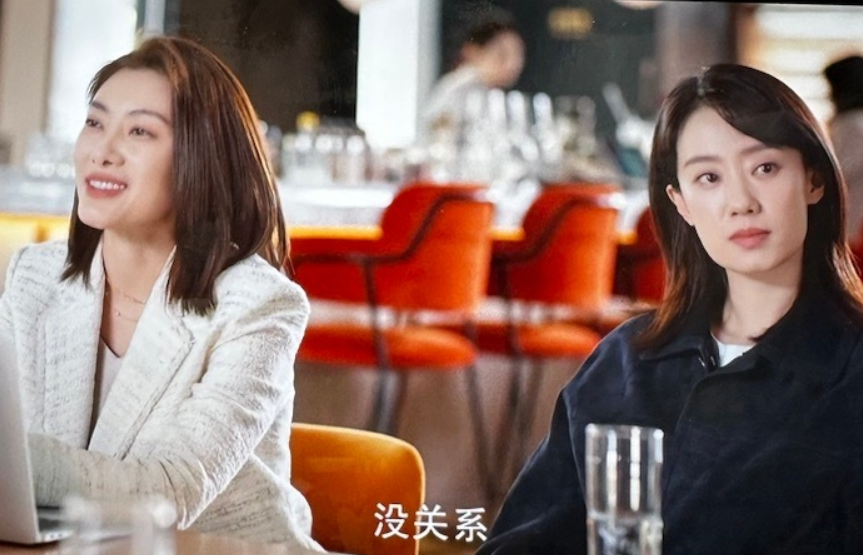 在《何以笙箫默》中,端木崇慧饰演的是应晖的助理琳达