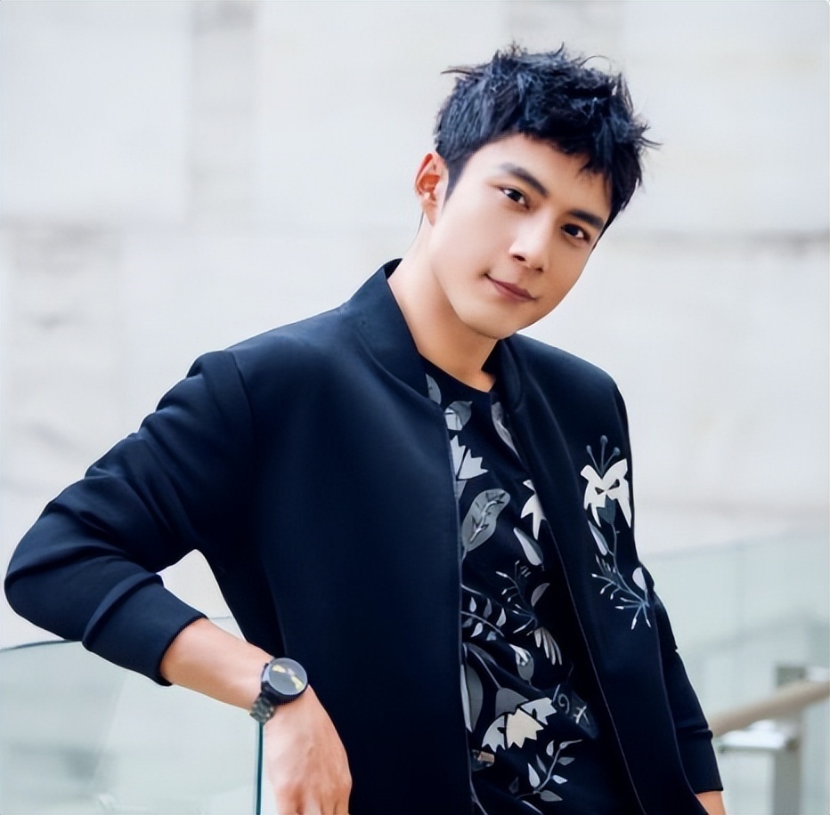 30岁的韩东君,终于又一次恋爱了,她比前任金晨更好吗?-腾讯新闻