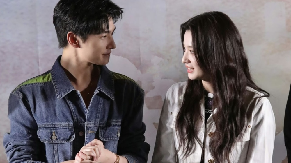 直播预告:白敬亭宋轶,杨洋王楚然撒糖,今晚开扒公费恋爱那些事_腾讯