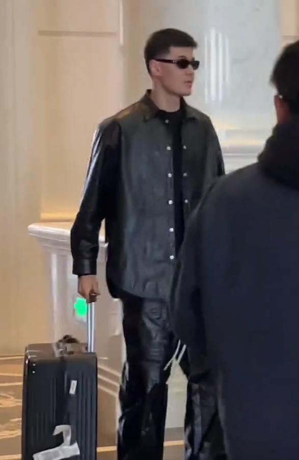 cba全明星周末报到日周琦绿色头发抢镜阿不都超模范赵继伟行程拉满