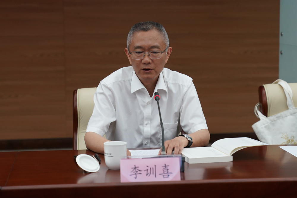 徐春林长篇报告文学《和平长江》创作研讨会在京举行-腾讯新闻