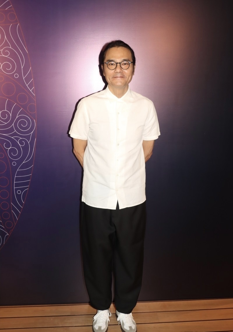 57岁影帝林家栋穿新鞋跌伤,痛到要叫救护车:腰整伤了不用想娶老婆了