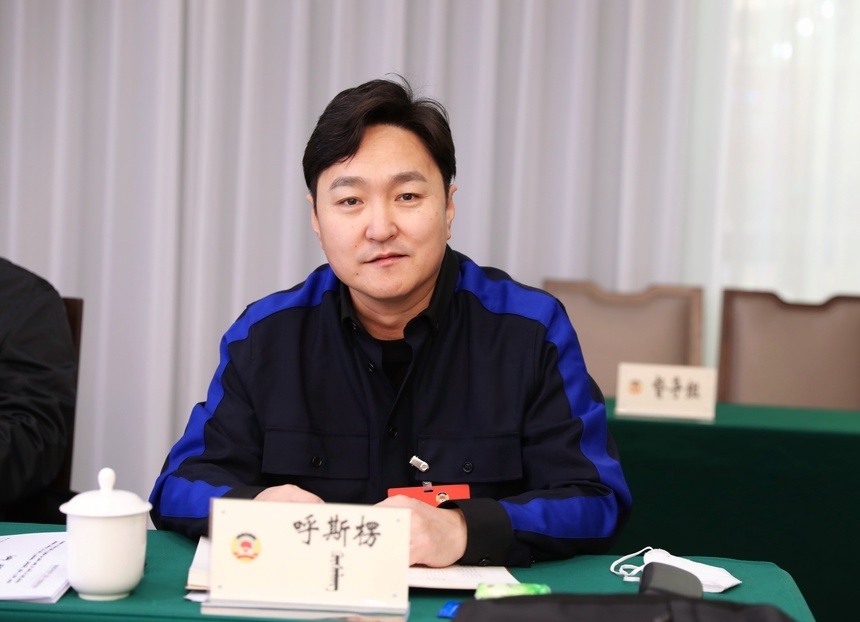 呼斯楞委员鸿雁归来建设家乡