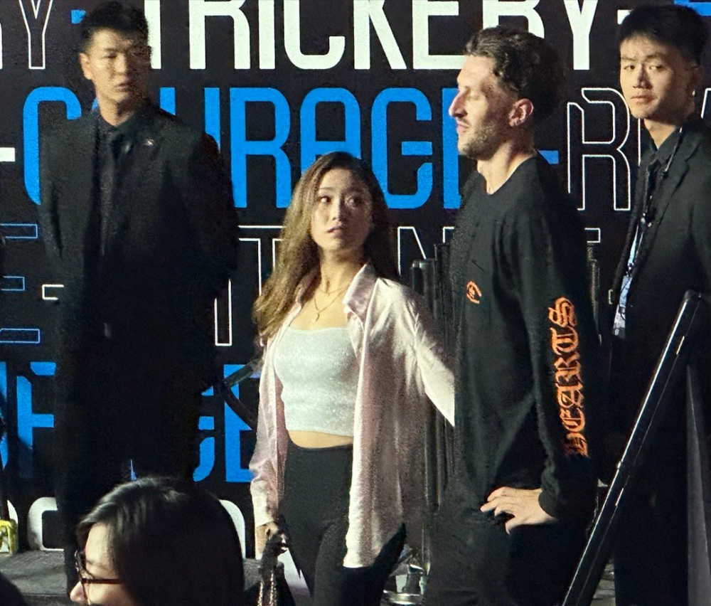 马晓晴曾是一名花样滑冰运动员,退役后转型成为了一名体育主持人.