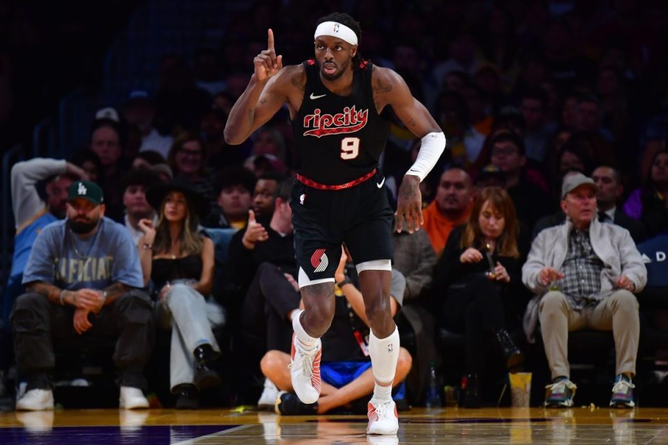 名记暗示湖人追逐格兰特有实质进展:我想可以为其准备湖人球衣了