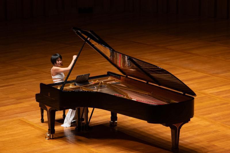 时隔7年钢琴家王羽佳再度登台大剧院