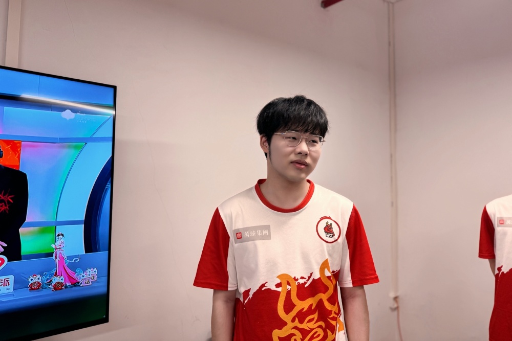 jdg无畏连接成功,edgm买回初晨,wb全员流拍