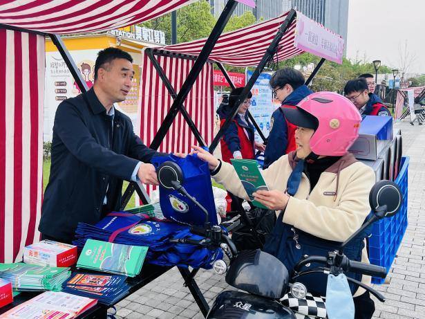 舞阳街道"每月八号 为您办好"政务集市之"春日漫游集"