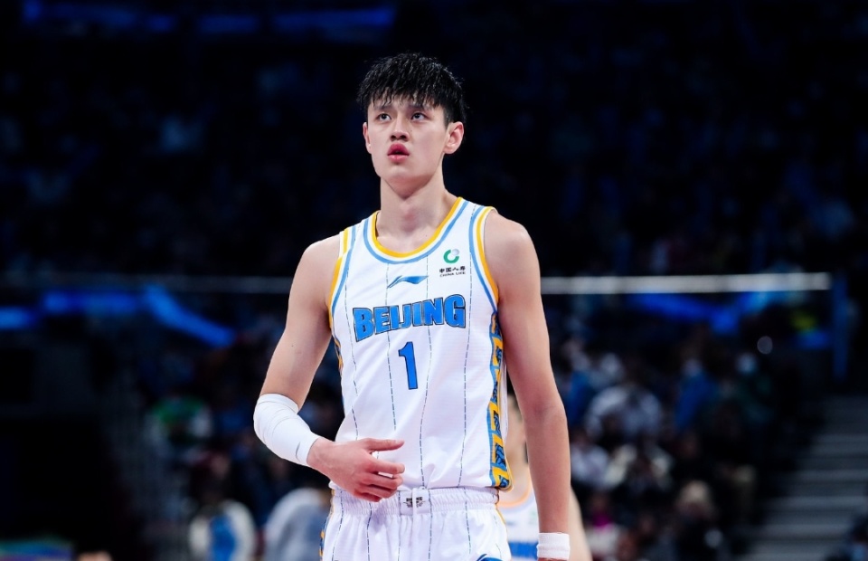 曾凡博伤情:康复约6周仍未上场训练 国家队队医诊断