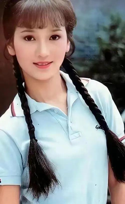 有一种差距叫叶童和赵雅芝,白娘子30年后,两人现状成天壤之别_腾讯