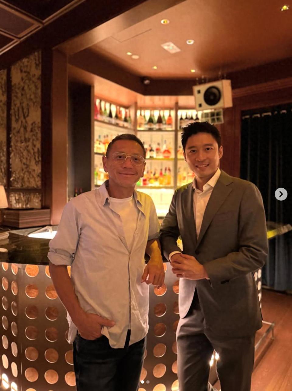 霍启山捧场杨受成长子夜店，俩阔少把酒言欢，58岁杨其龙样子沧桑 - Vava8 发吧